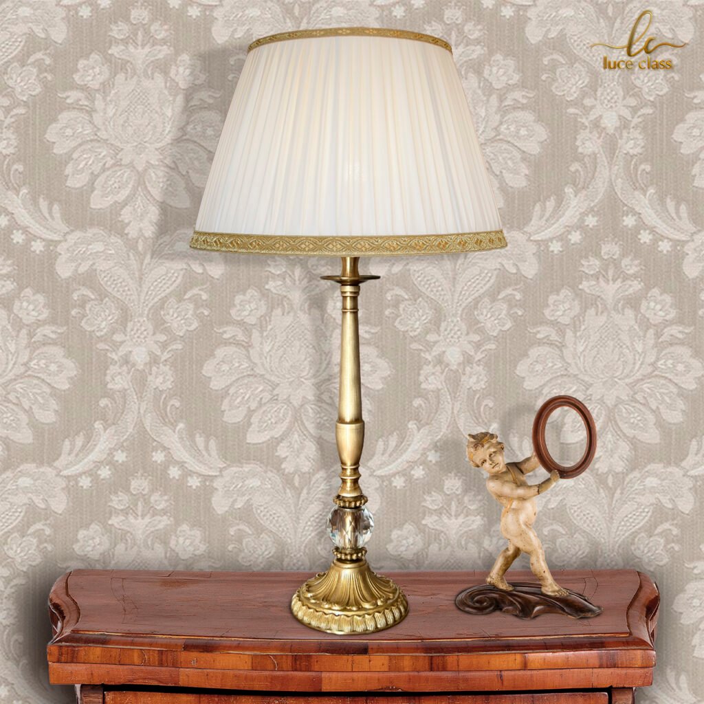 un tocco di luce con la lampada di cristallo ambra