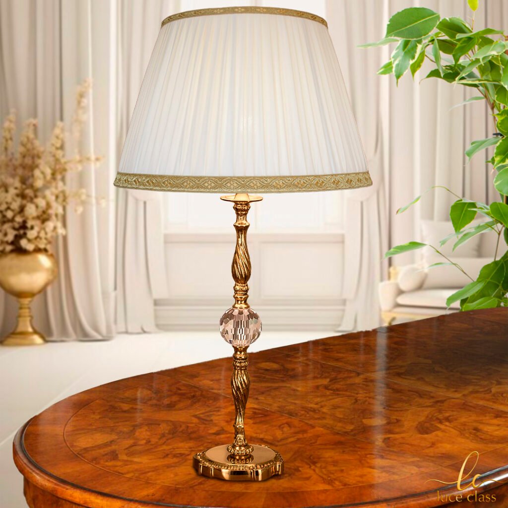luci ed ombre eleganti con la lampada da tavolo Luceclass