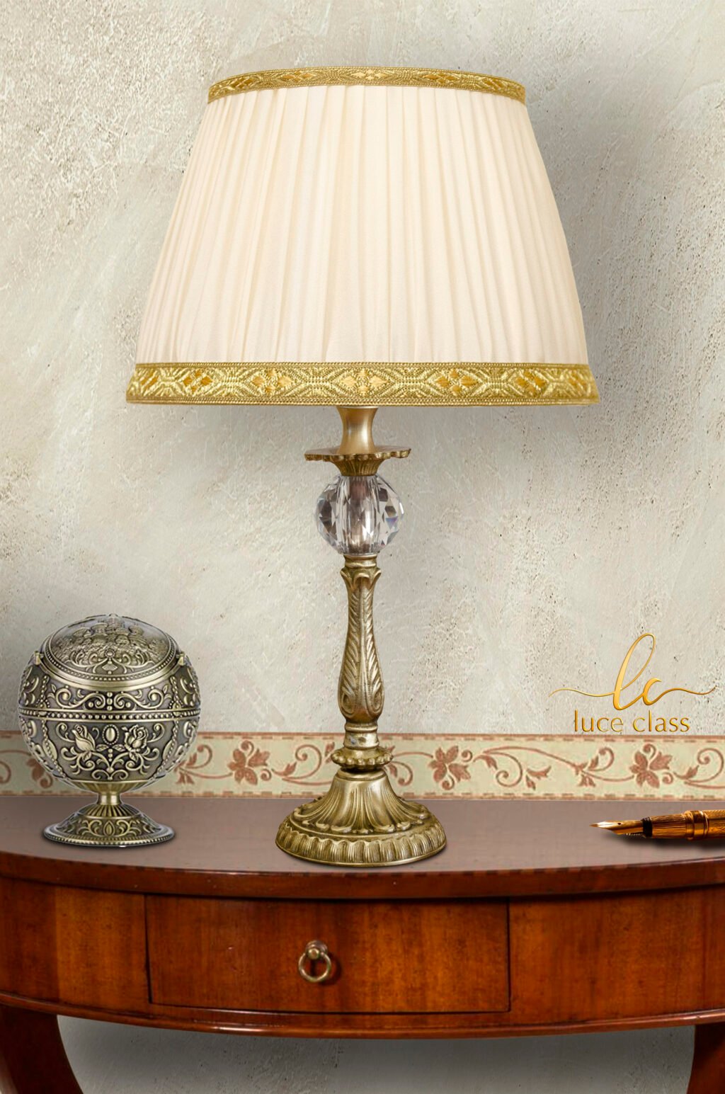 Lampada da tavolo comodino classica in cristallo e ottone con paralume plissé C261