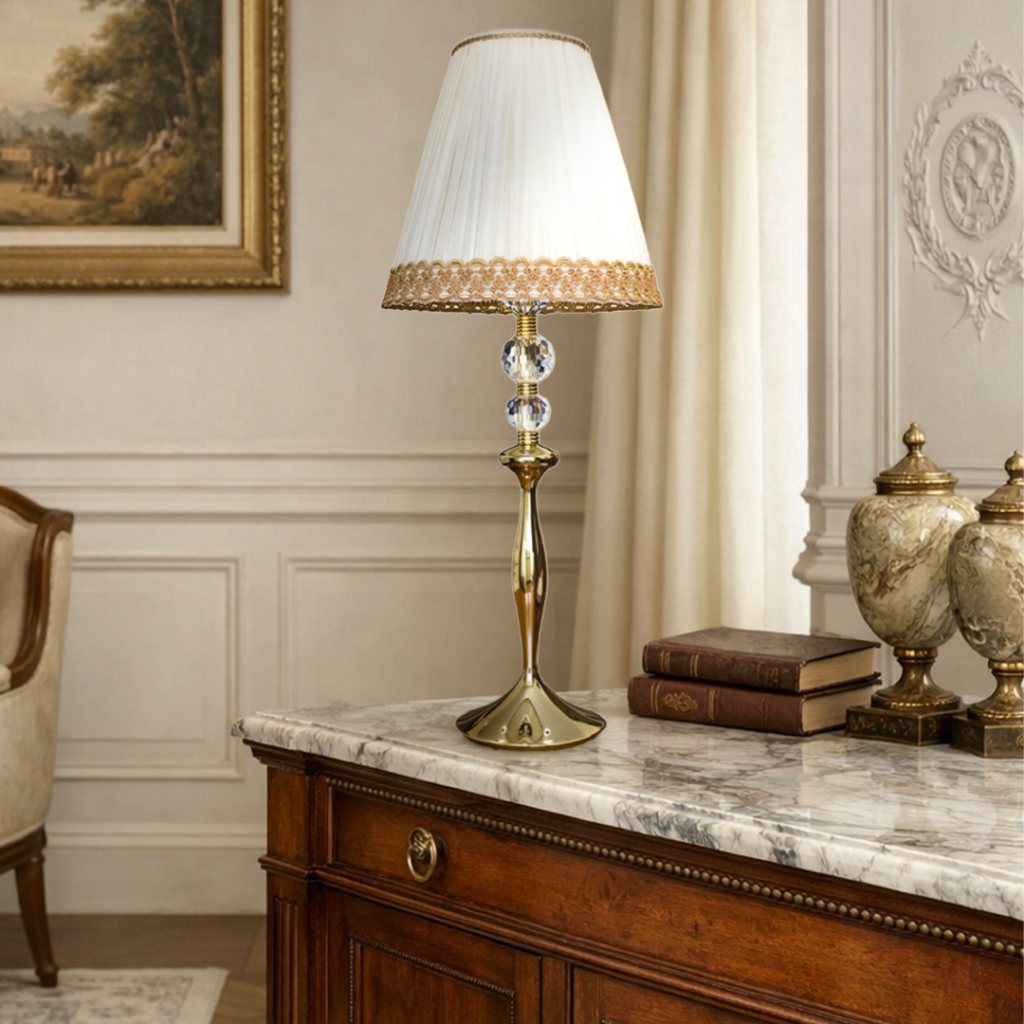 Lampada di design elegante e raffinata con cristalli e paralume plissettato