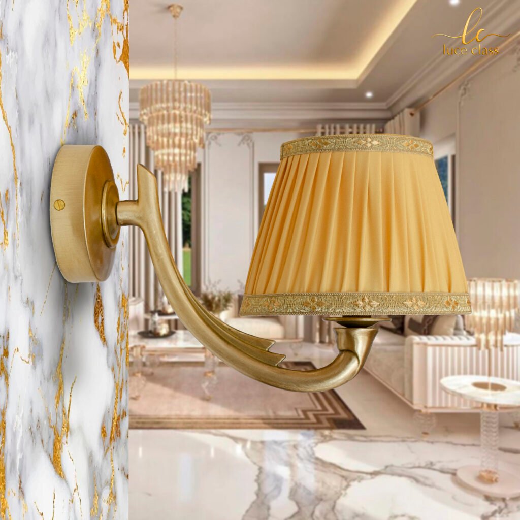 Lampada da parete classica in ottone a 1 luce con paralume