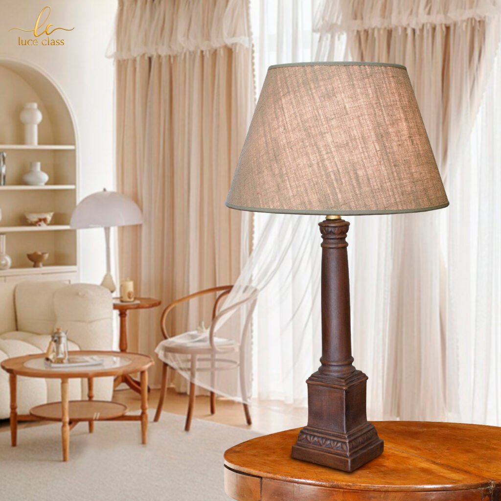 Lampada in terracotta Toscana finitura antica con paralume, due misure disponibili.